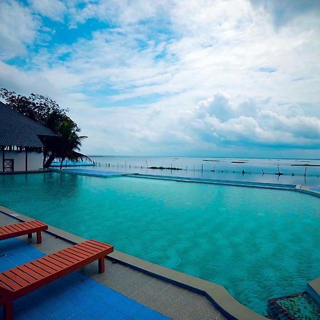 Hotel Water Scapes Kumarakom Esterno foto