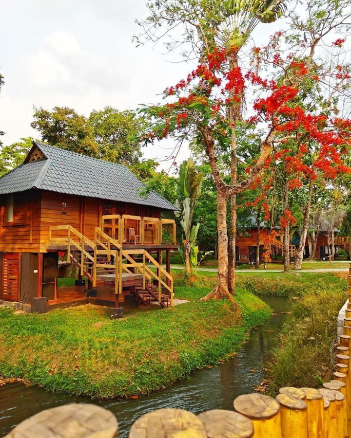 Hotel Water Scapes Kumarakom Esterno foto