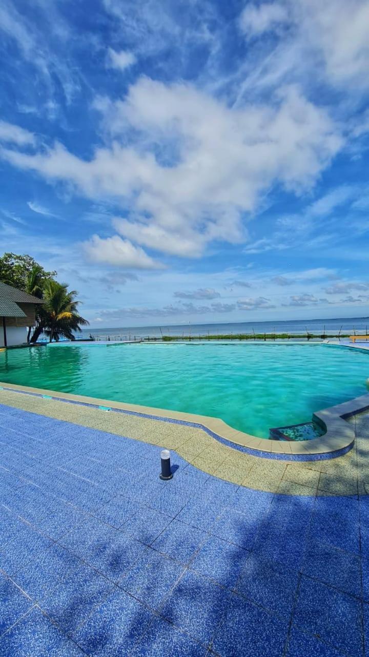 Hotel Water Scapes Kumarakom Esterno foto
