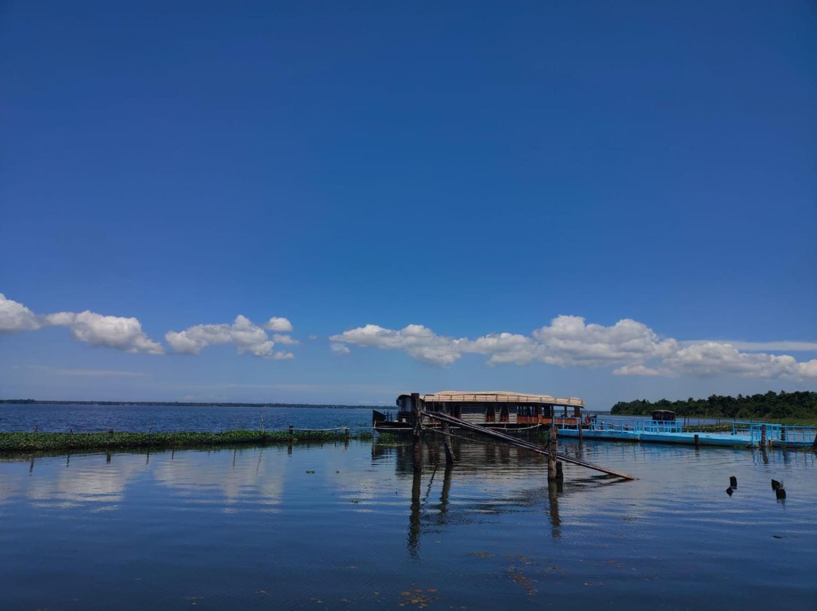 Hotel Water Scapes Kumarakom Esterno foto