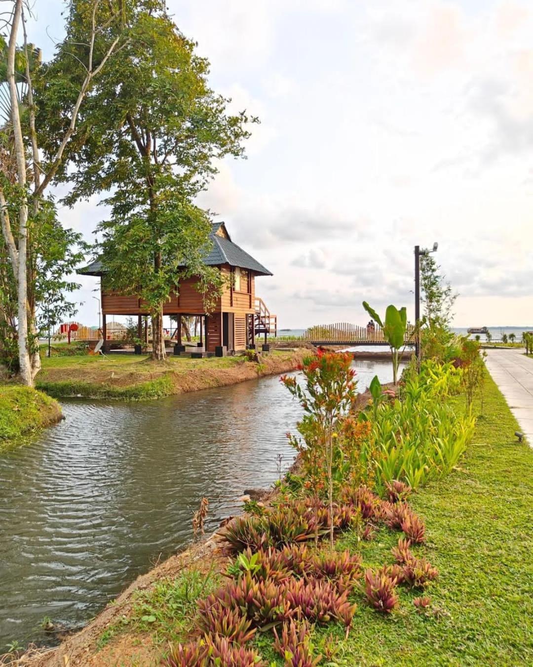 Hotel Water Scapes Kumarakom Esterno foto